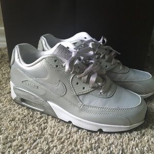 Silver Airmax